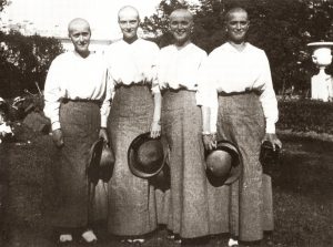 Shaved Romanov princesses tricked captors at palace, 1917.