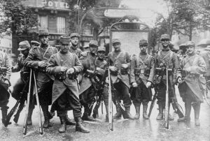 French soldiers used taxis for urgent battlefront transport in 1914.
