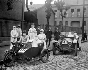 Medics brace for flu battle in New South Wales, Australia, 1919.